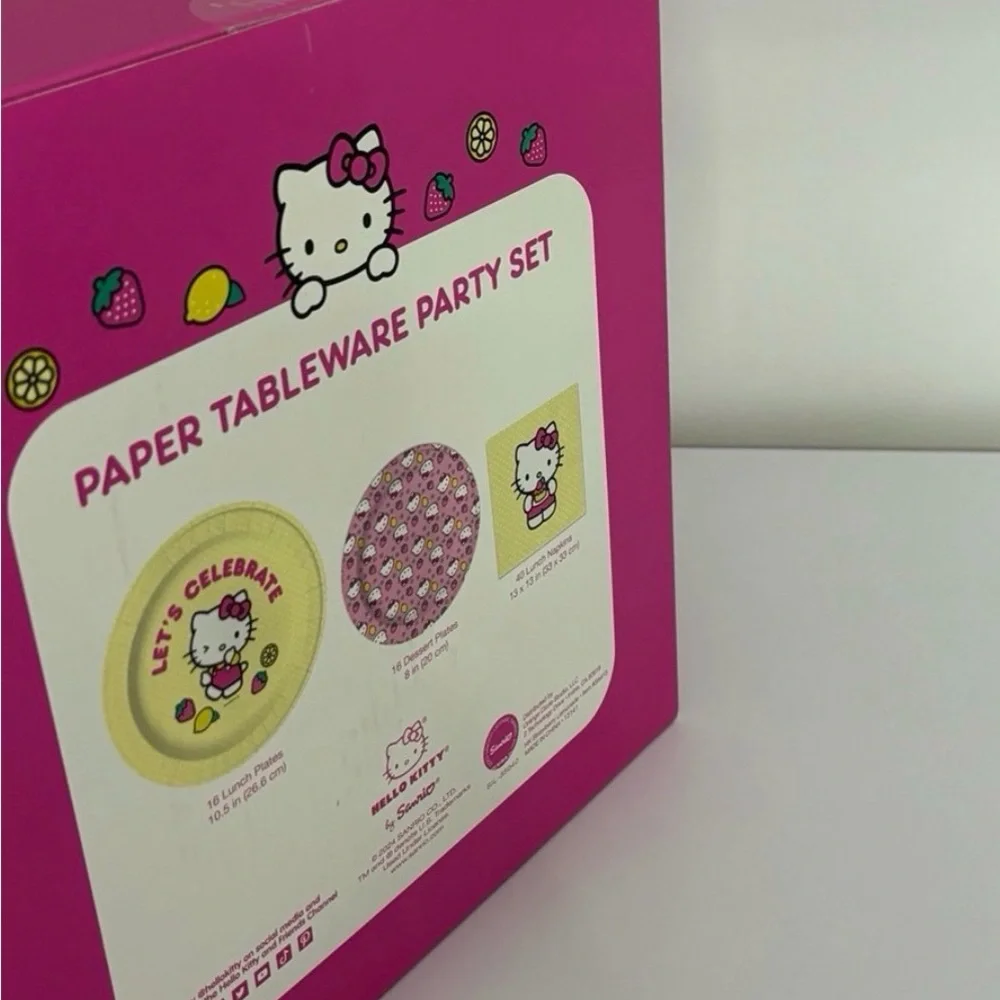 Hello Kitty x Studio Oh! Strawberry Lemonade Paper Tableware Party Set